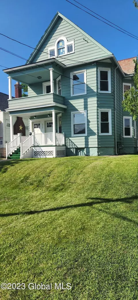 2707 Campbell Ave, Schenectady, NY 12306