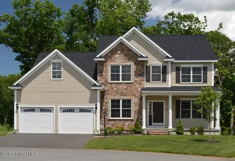 43 Tisdale Ln, Clifton Park, NY 12065