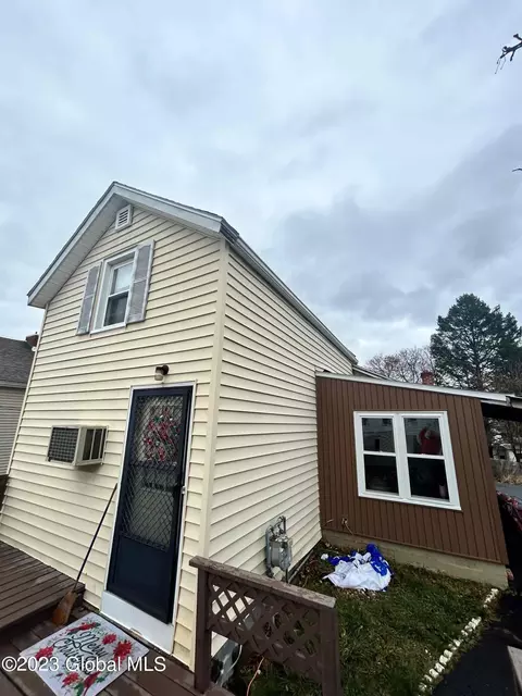 1346 4th Ave, Watervliet, NY 12189