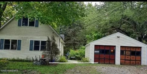 2646 Pangburn Rd, Duanesburg, NY 12056