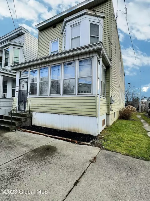 284 2nd Ave, Albany, NY 12209