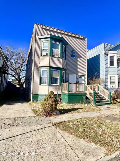 153 7th Ave, Troy, NY 12180