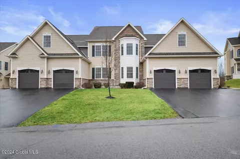 70 Beacon St, Ballston Spa, NY 12020