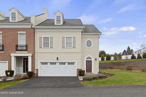 64 Cambridge Way, Latham, NY 12110