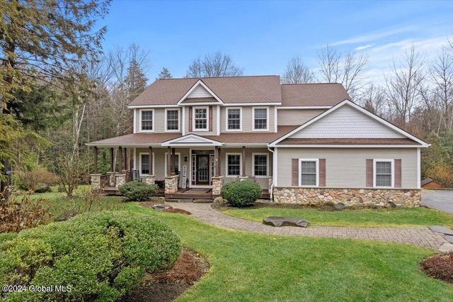 52 Sunny West Ln, Lake George, NY 12845