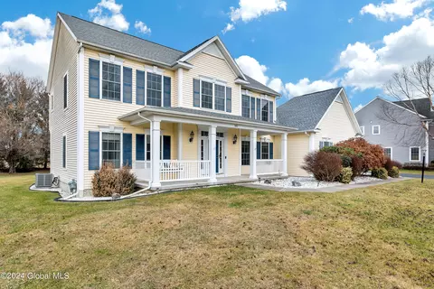 102 Somerset Dr, Glenmont, NY 12077