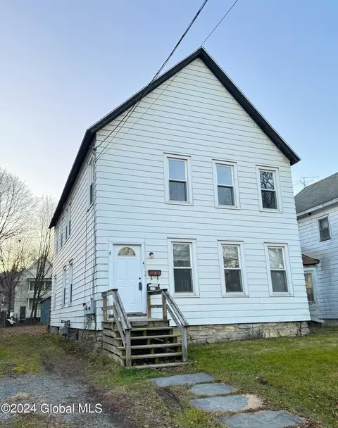 41 Pulver Ave, Ravena, NY 12143