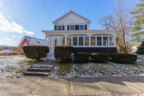 4 Washington Sq, Greenwich, NY 12834