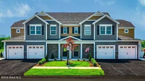7 Kendra Ct, Cohoes, NY 12047