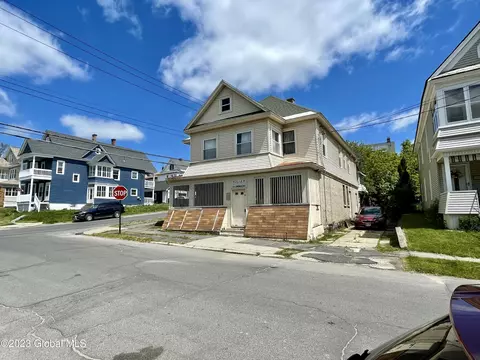49 Lincoln Ave, Amsterdam, NY 12010