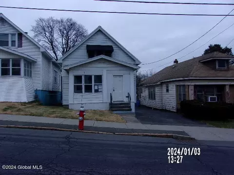 37 Lawn Ave, Albany, NY 12204