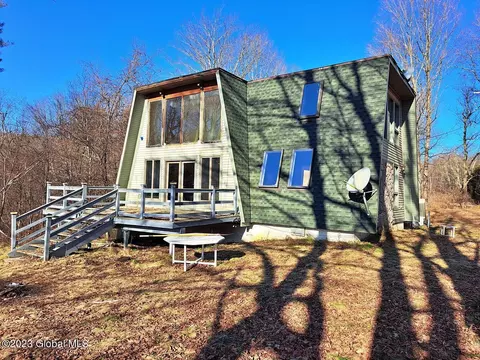 1119 Bogtown Rd, Salem, NY 12865