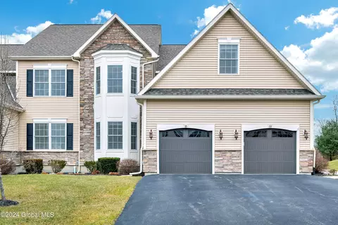 68 Beacon St, Ballston Spa, NY 12020