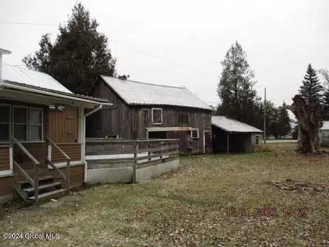 174 South St, Champlain, NY 12919 photo 13