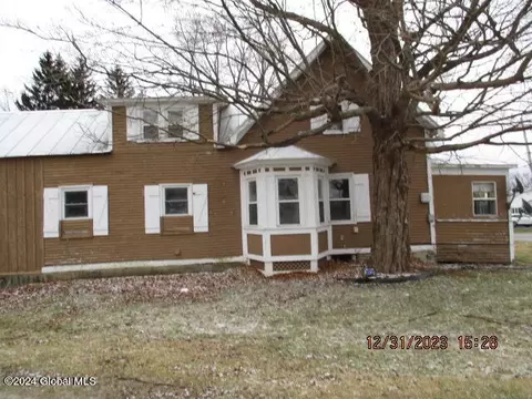 174 South St, Champlain, NY 12919 photo 4