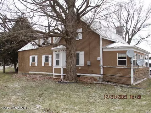 174 South St, Champlain, NY 12919 photo 3