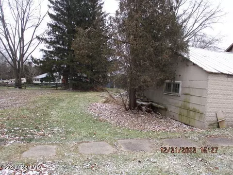 174 South St, Champlain, NY 12919 photo 9