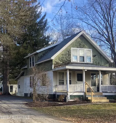 658 Lishakill Rd, Schenectady, NY 12309