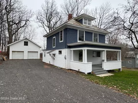 14 Park Ave, Ticonderoga, NY 12883