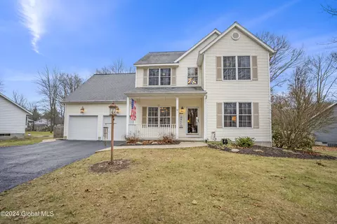 32 Denkers Dr, Ballston Lake, NY 12019