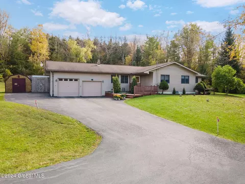 142 Vrooman Cross Rd, Schoharie, NY 12157