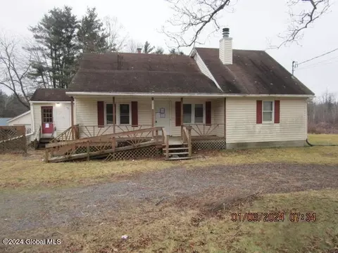 1322 County Highway 107, Fort Johnson, NY 12070