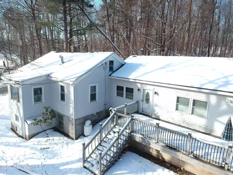 35 Riders Mill Rd, Nassau, NY 12123