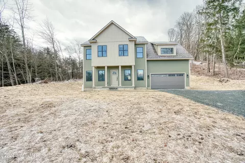 245 Sharpe Rd, Wynantskill, NY 12198
