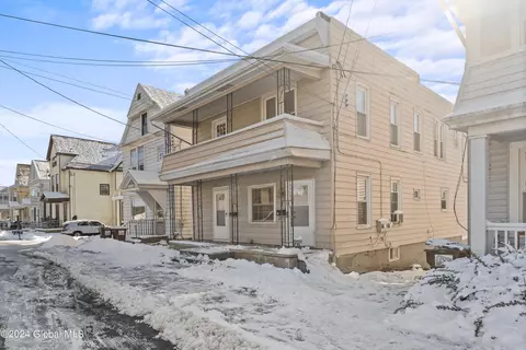 35 William St, Mechanicville, NY 12118