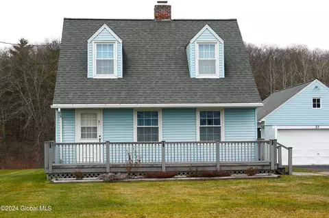 23 Olive St, Clarksville, NY 12041
