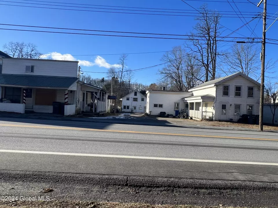 5251 North St, Galway, NY 12074 13 Photos Movoto