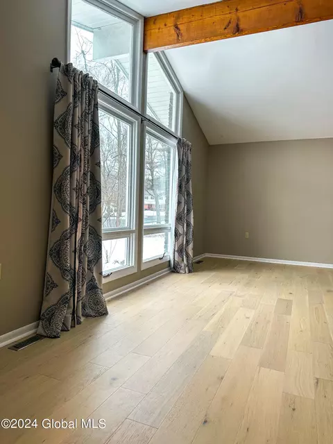 7 Walnut Ln E, Schenectady, NY 12309 photo 19