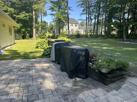 7 Walnut Ln E, Schenectady, NY 12309 photo 51