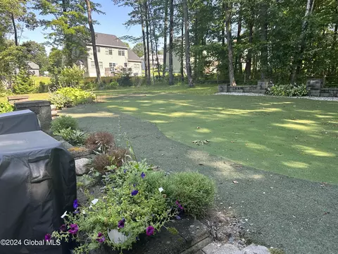 7 Walnut Ln E, Schenectady, NY 12309 photo 47