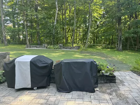 7 Walnut Ln E, Schenectady, NY 12309 photo 49