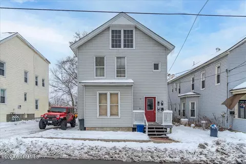 21 S Melcher St, Johnstown, NY 12095