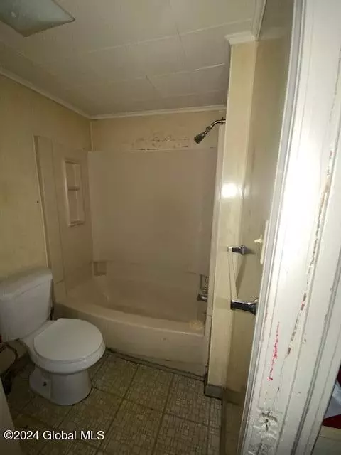 759 Bailey St, Schenectady, NY 12303 photo 5
