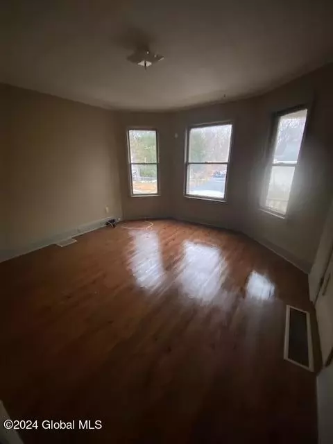 759 Bailey St, Schenectady, NY 12303 photo 17