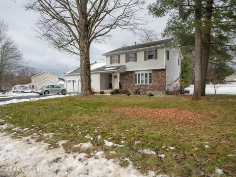 419 Donald Dr, Rotterdam, NY 12306
