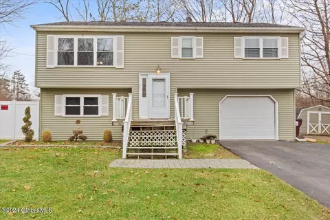16 Pittsfield Ave, East Greenbush, NY 12061