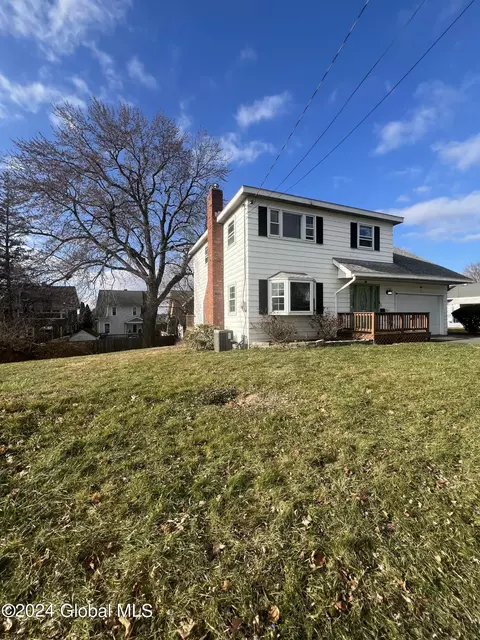 2613 16th St, Troy, NY 12180