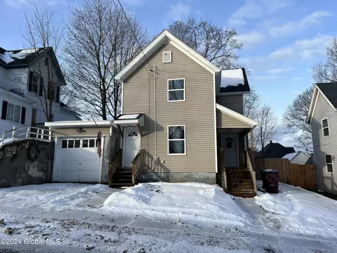 70 Wells St, Gloversville, NY 12078