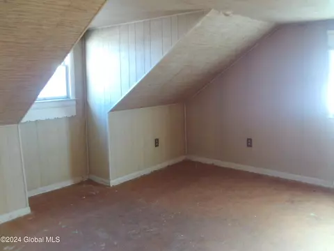 18 Selden St, Schenectady, NY 12304 photo 28