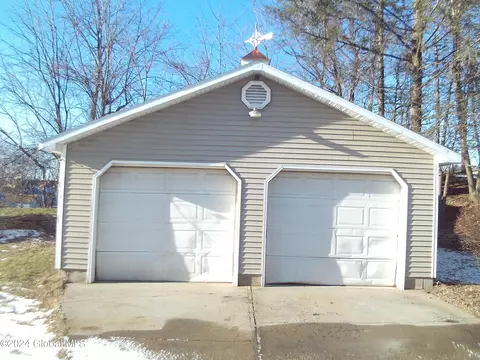 18 Selden St, Schenectady, NY 12304 photo 5