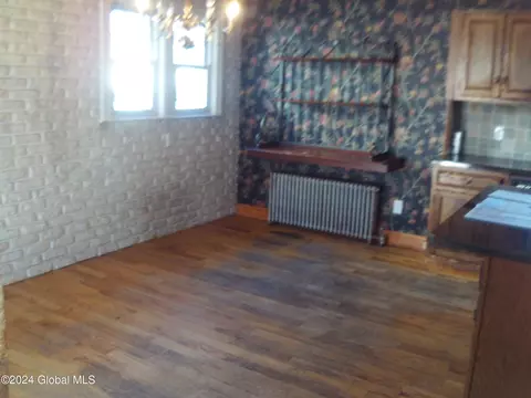 18 Selden St, Schenectady, NY 12304 photo 8