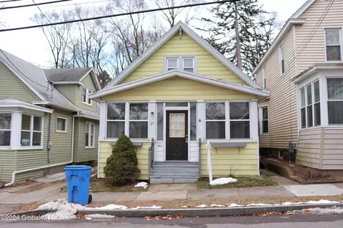27 Tremont St, Albany, NY 12205