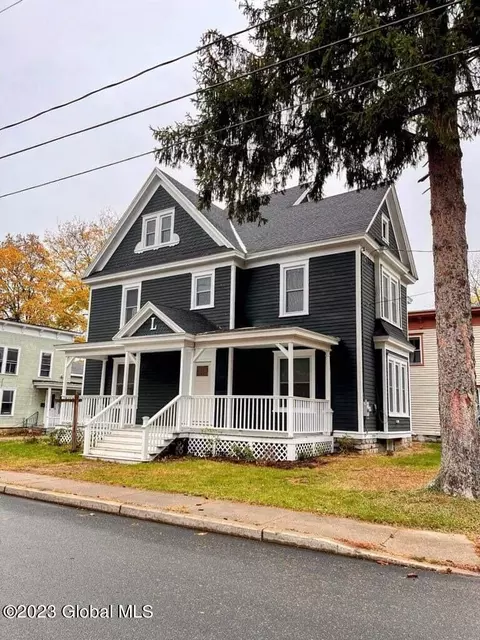 21 Lydius St, Fort Plain, NY 13339