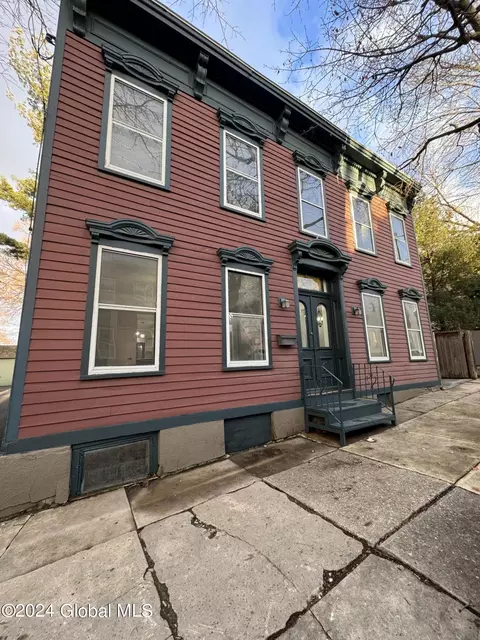 106 N Ferry St, Schenectady, NY 12305