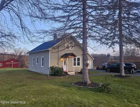 34 Button Rd, Pittstown, NY 12182 photo 2