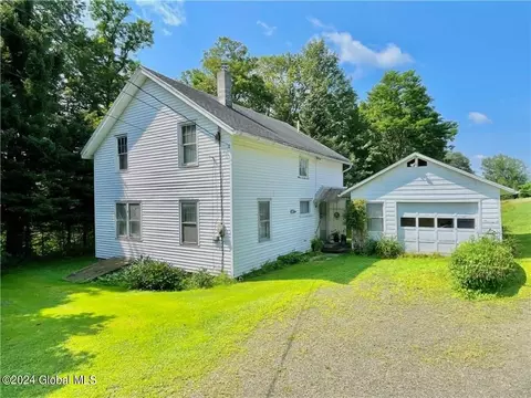 121 Hawkins Rd, Maryland, NY 12116